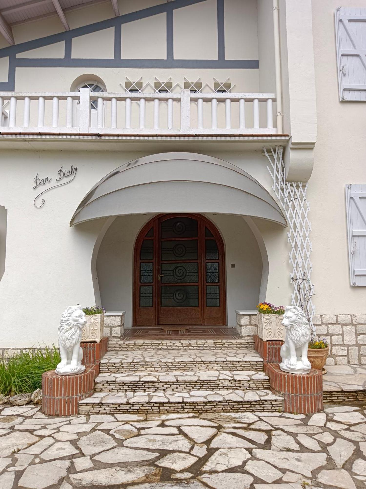 La Maison Basque 洛特河河畔圣利夫拉德 外观 照片